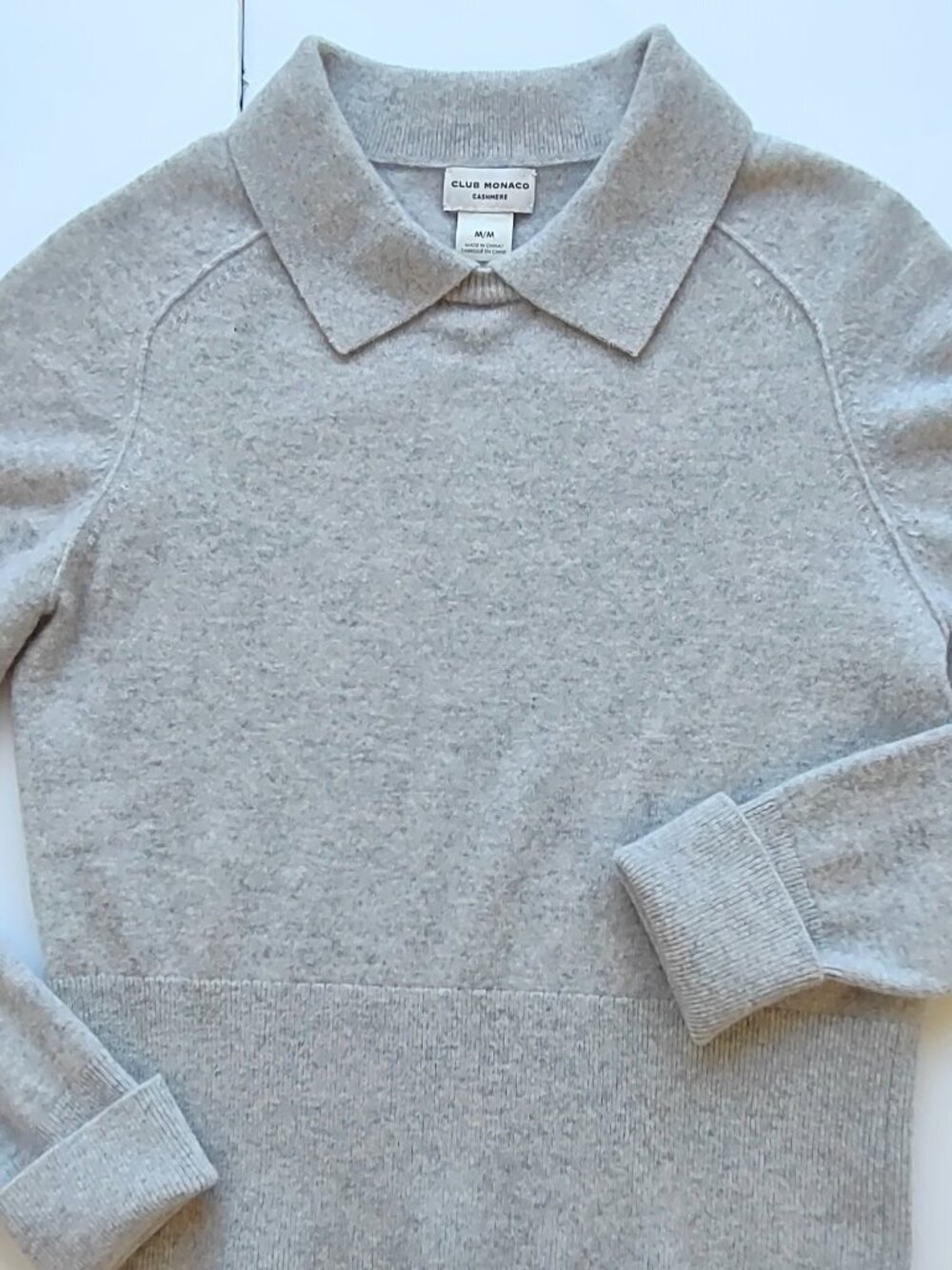 Club Monaco Cashmere Sweater Medium Classic Luxe Quiet Luxury Minimalist Capsule - Picture 9 of 12